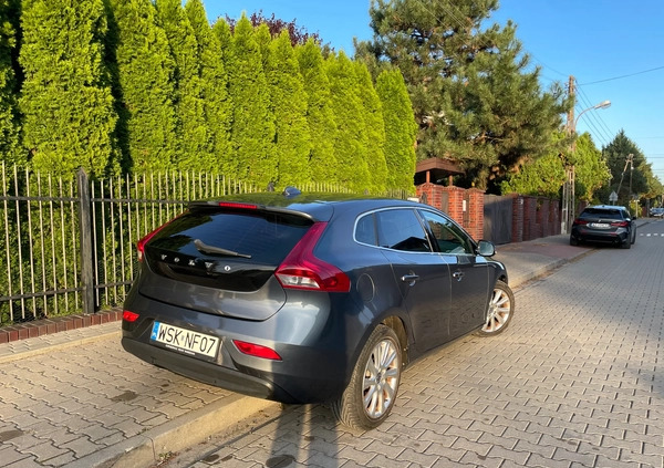 Volvo V40 cena 34950 przebieg: 278900, rok produkcji 2013 z Warszawa małe 781